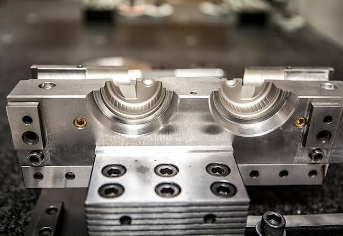 Moulding Machine